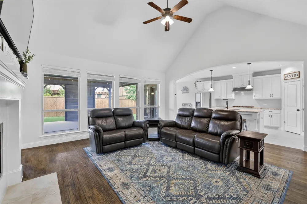 3717 Wildridge Boulevard Oak Point, TX 75068