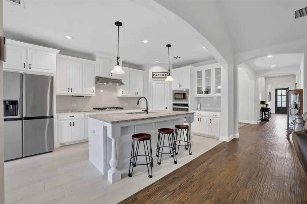3717 Wildridge Boulevard Oak Point, TX 75068