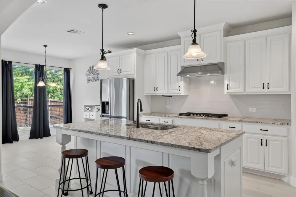 3717 Wildridge Boulevard Oak Point, TX 75068