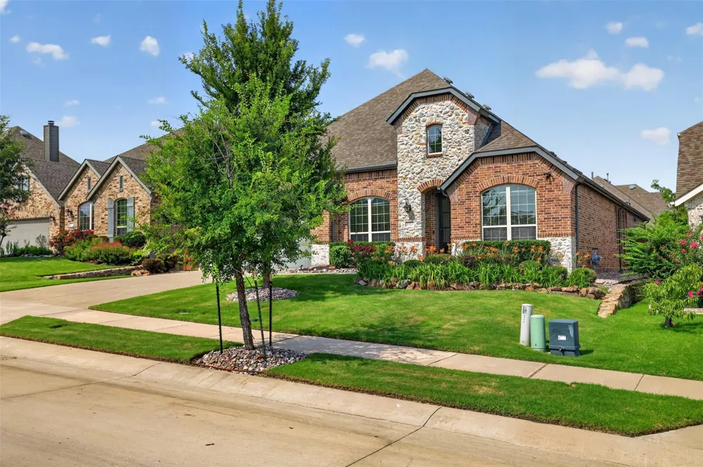 3717 Wildridge Boulevard Oak Point, TX 75068
