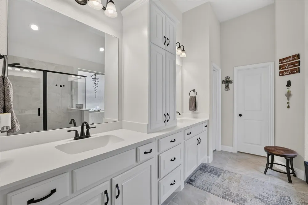 3717 Wildridge Boulevard Oak Point, TX 75068