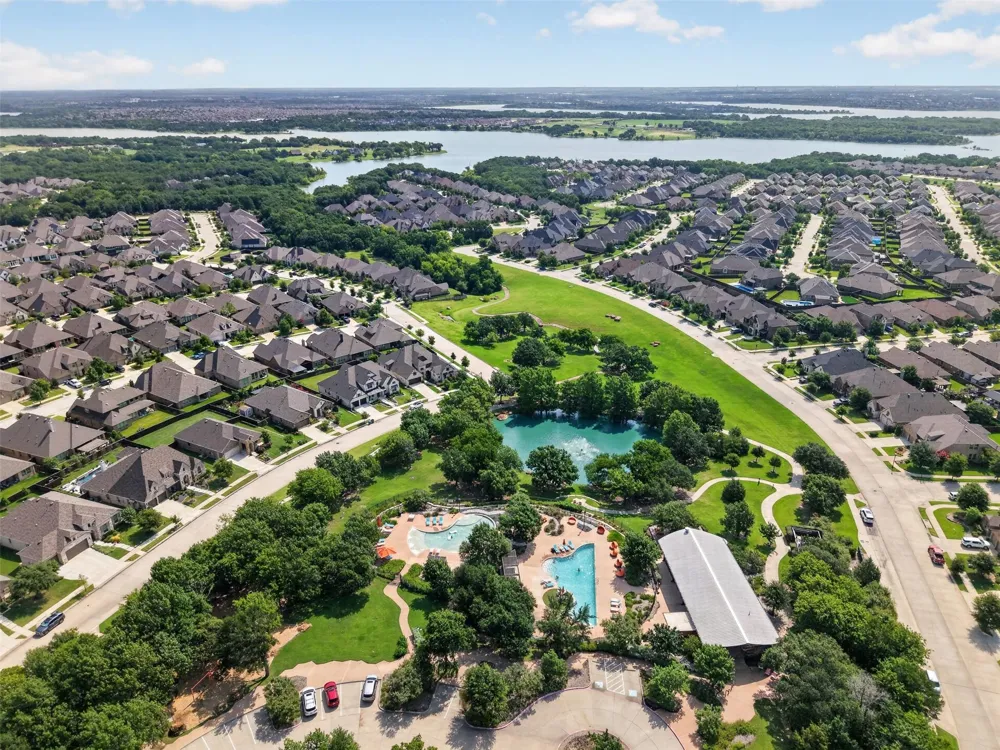 3717 Wildridge Boulevard Oak Point, TX 75068