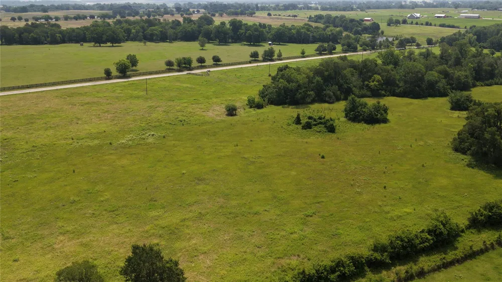 4 Brown College Lane Washington, TX 77880