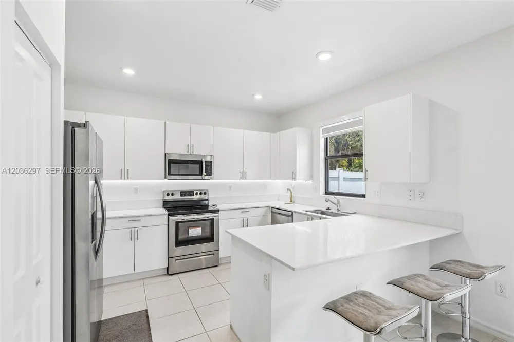 592 NW 203rd Ter Miami Gardens, FL 33169