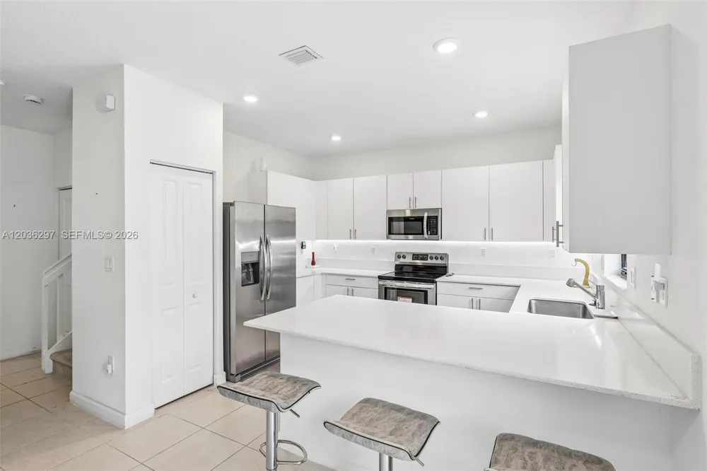 592 NW 203rd Ter Miami Gardens, FL 33169