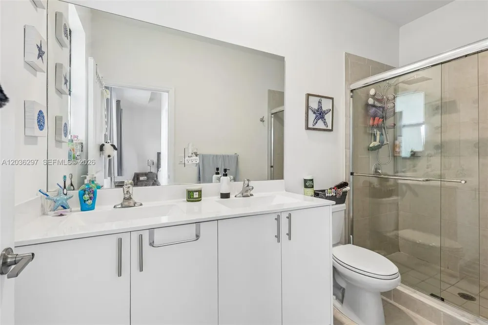 592 NW 203rd Ter Miami Gardens, FL 33169