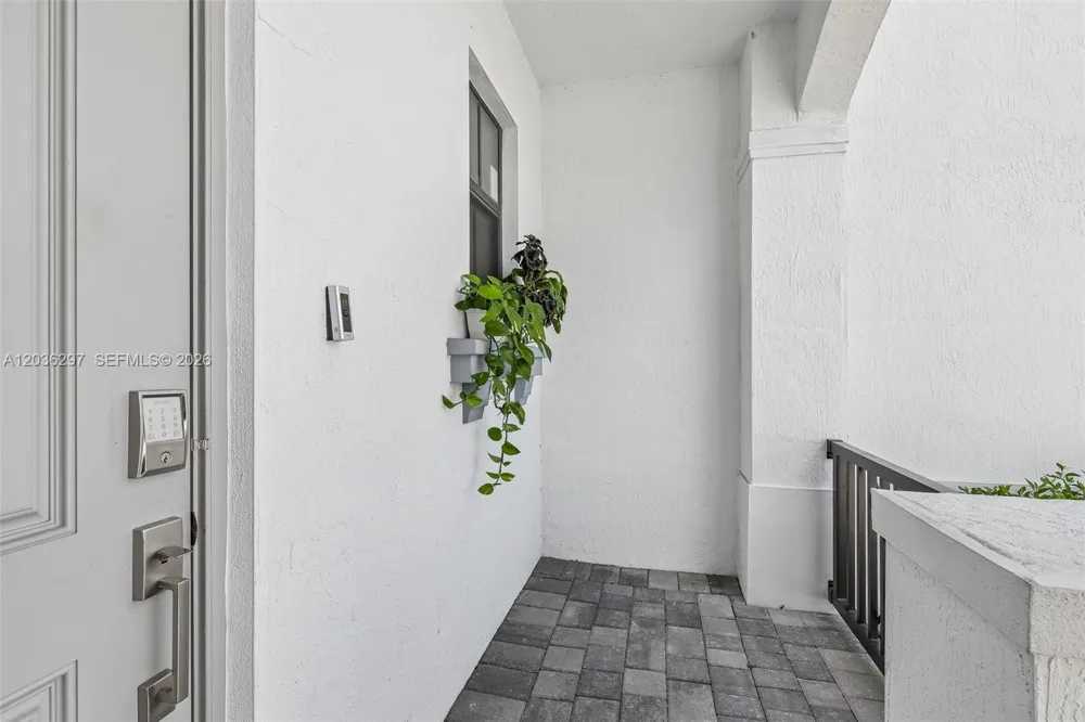 592 NW 203rd Ter Miami Gardens, FL 33169