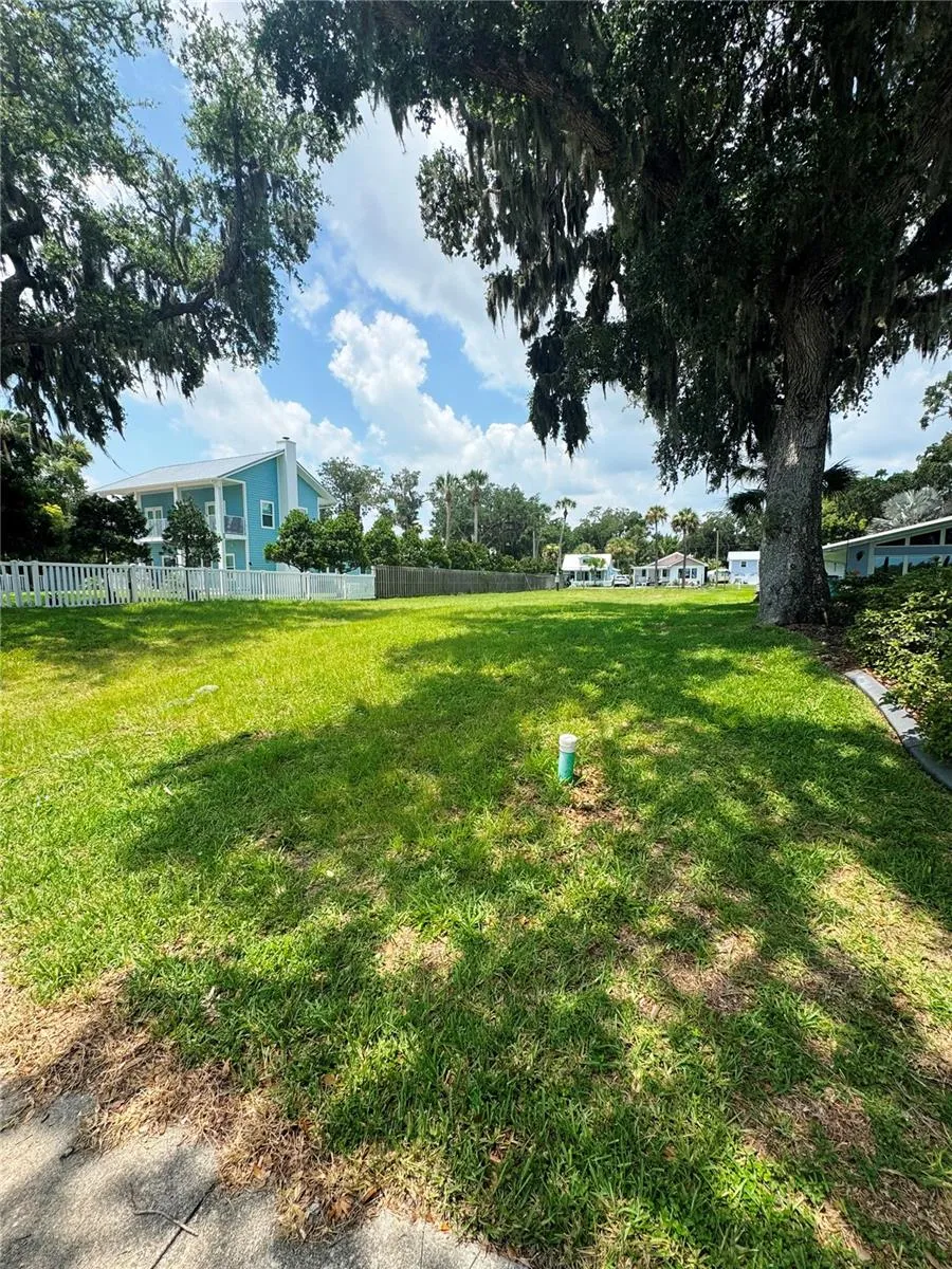 622 RIVERSIDE DRIVE New Smyrna Beach, FL 32168