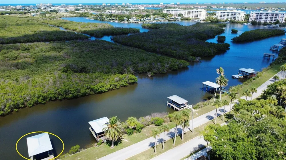 622 RIVERSIDE DRIVE New Smyrna Beach, FL 32168