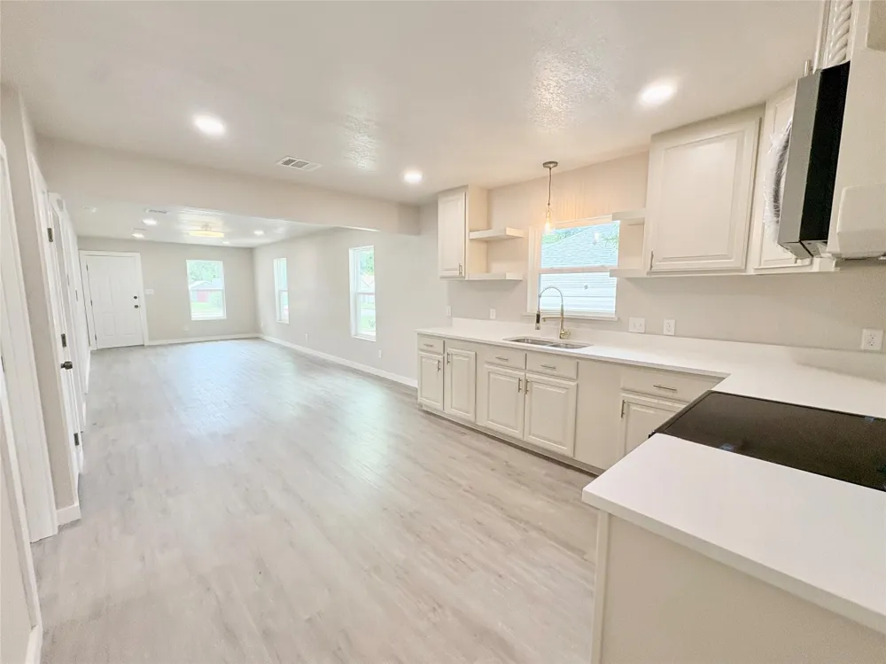 1329 4th St Graham, TX 76450