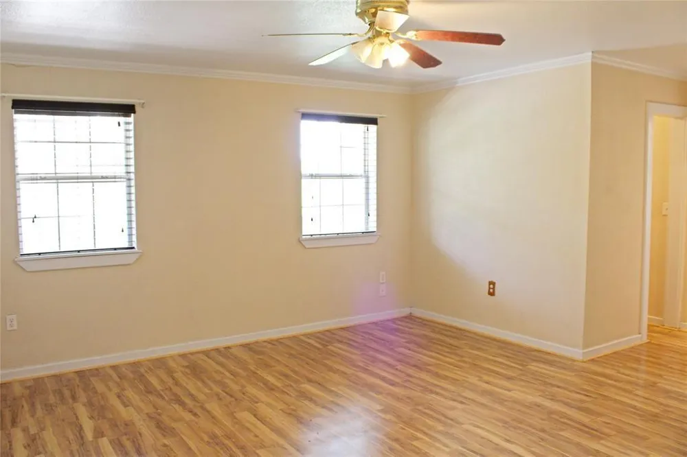 2042 Willow Springs Road Fayetteville, TX 78940