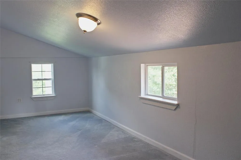2042 Willow Springs Road Fayetteville, TX 78940