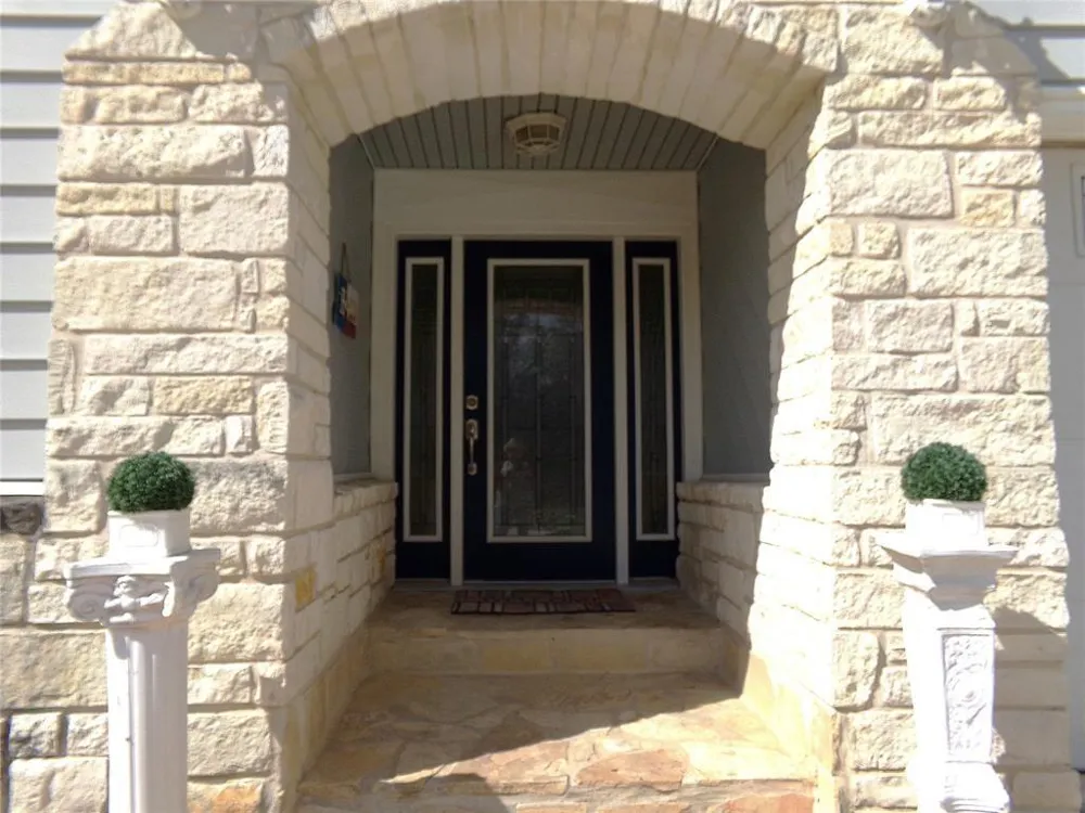 2042 Willow Springs Road Fayetteville, TX 78940