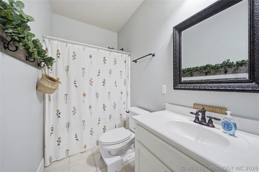 1582 E 166th Street Skiatook, OK 74070