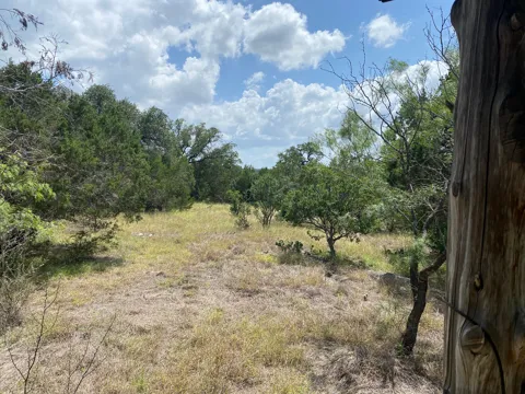 31 Pedernales Oaks Rd Road