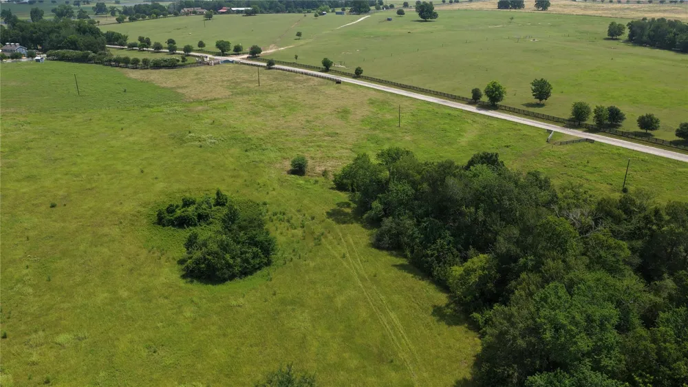 7 Brown College Lane Lane Washington, TX 77880