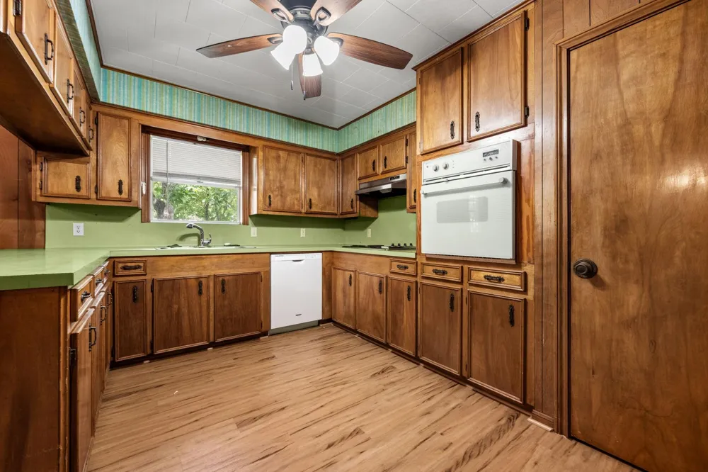 103 King Drive Columbus, TX 78934