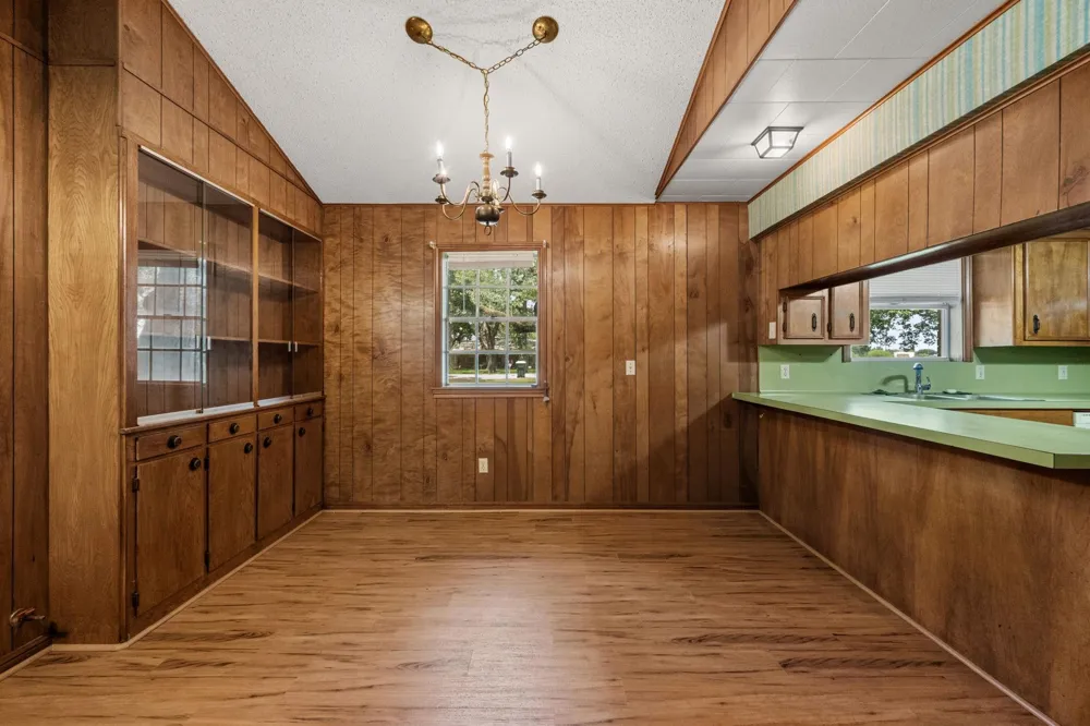 103 King Drive Columbus, TX 78934