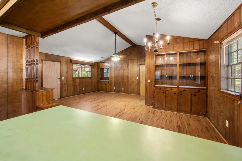 103 King Drive Columbus, TX 78934