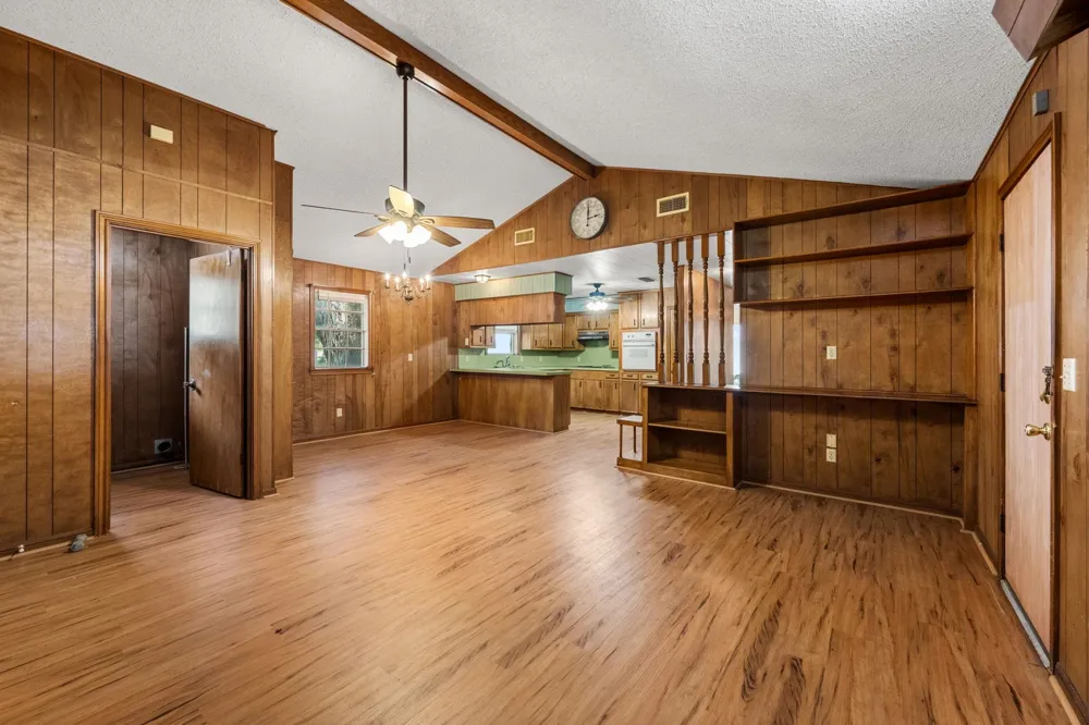 103 King Drive Columbus, TX 78934
