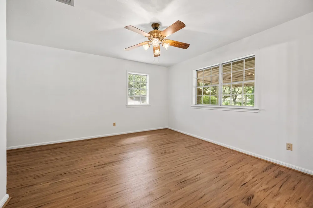 103 King Drive Columbus, TX 78934