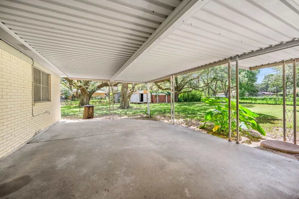 103 King Drive Columbus, TX 78934
