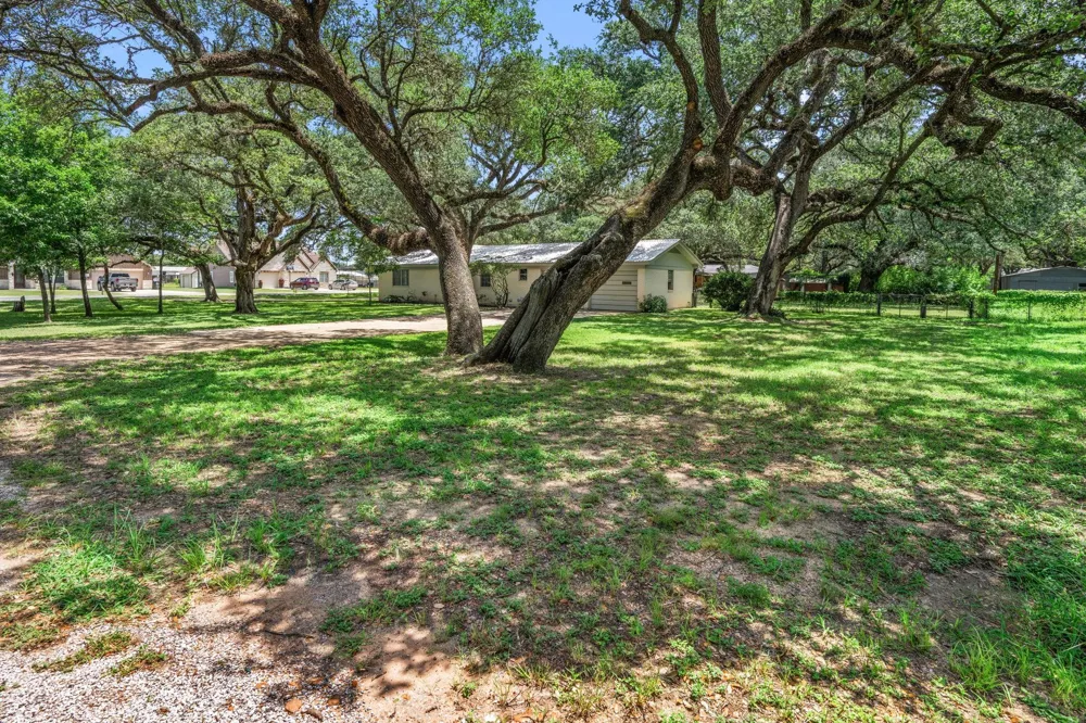 103 King Drive Columbus, TX 78934