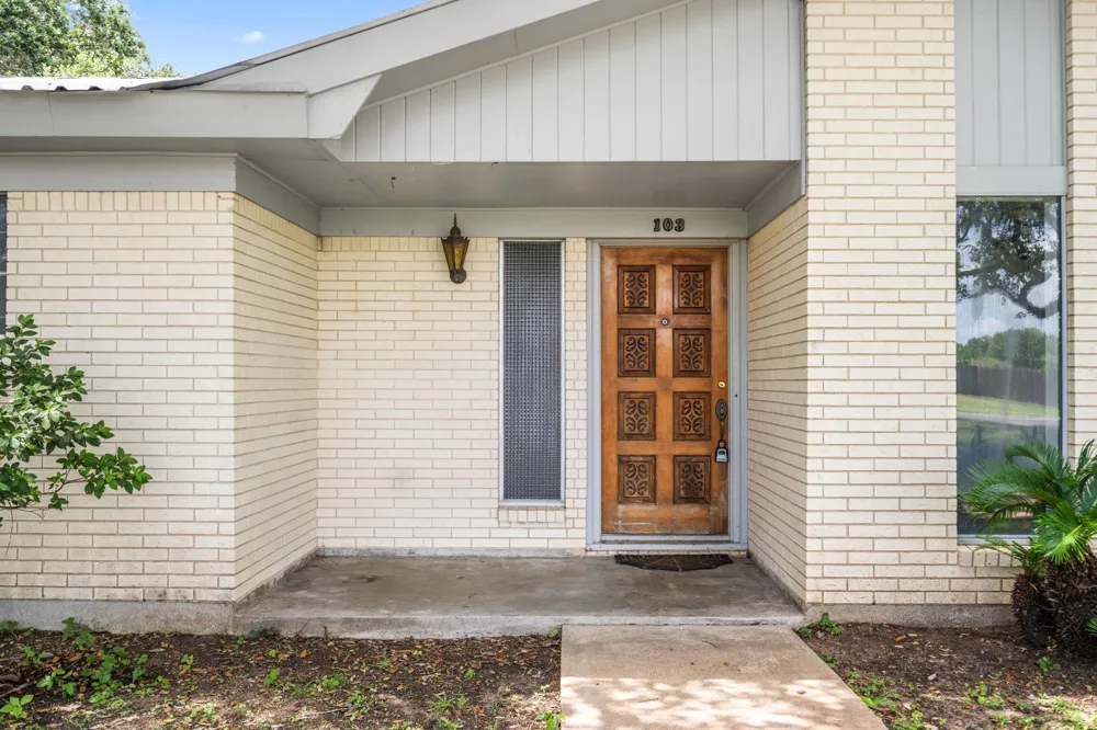 103 King Drive Columbus, TX 78934