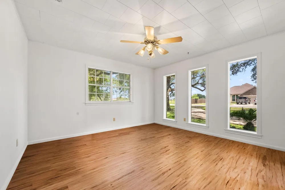 103 King Drive Columbus, TX 78934