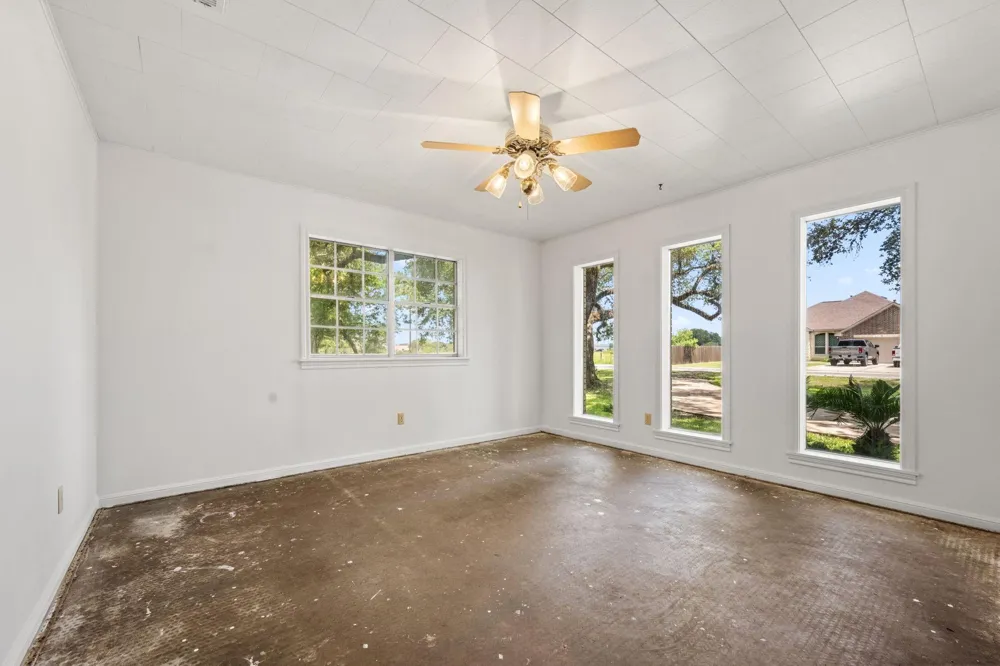 103 King Drive Columbus, TX 78934