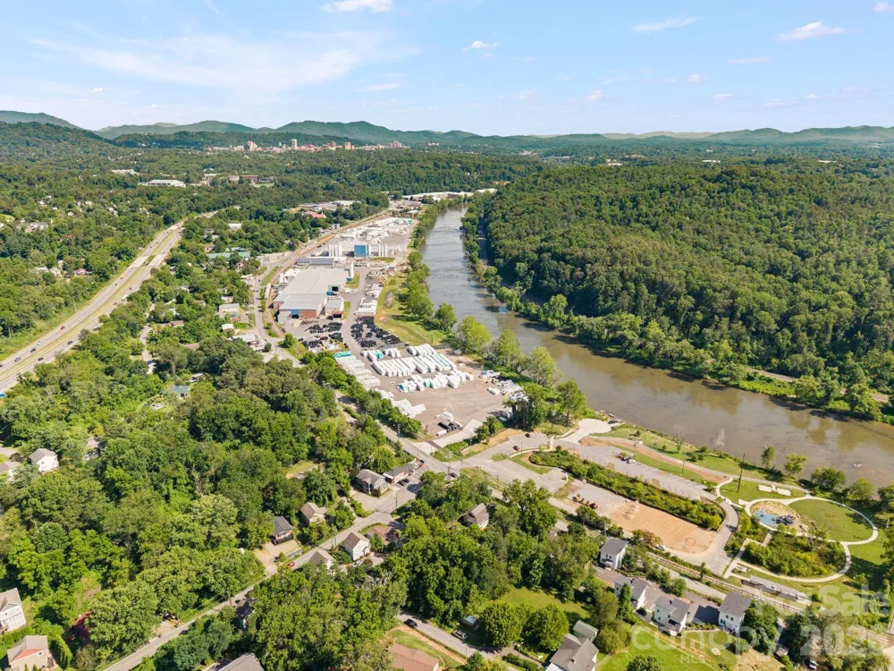 75 Green Oak Road Asheville, NC 28804