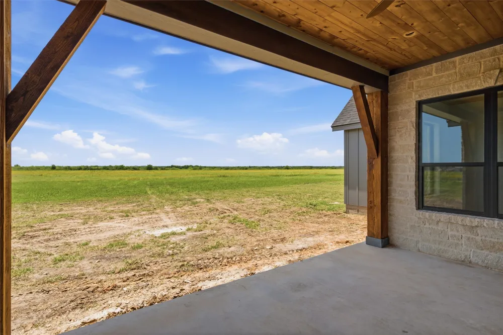 495 High Meadow Elm Mott, TX 76640