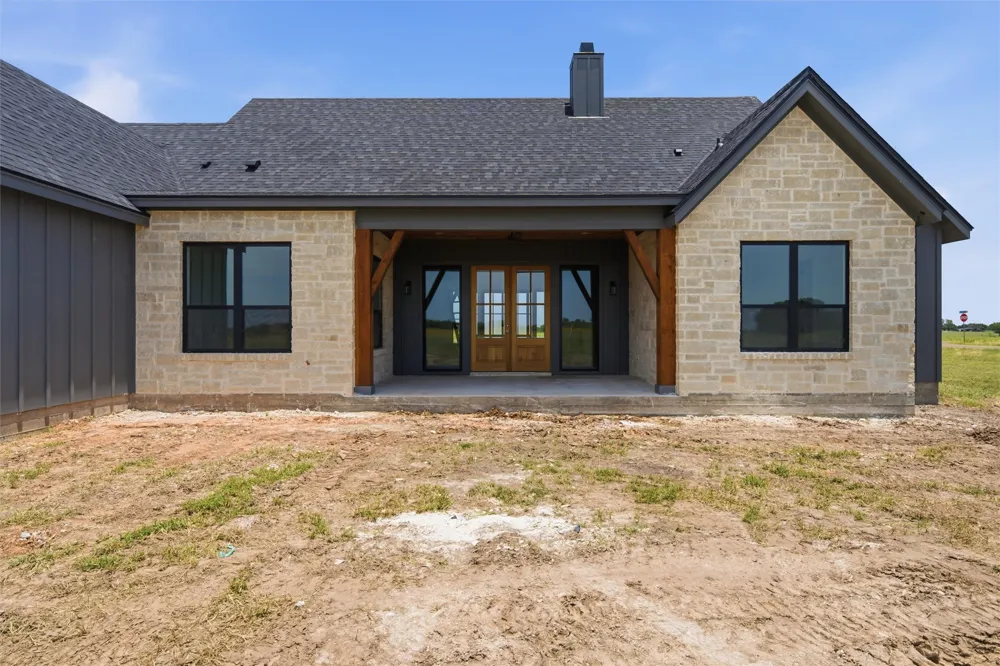 495 High Meadow Elm Mott, TX 76640