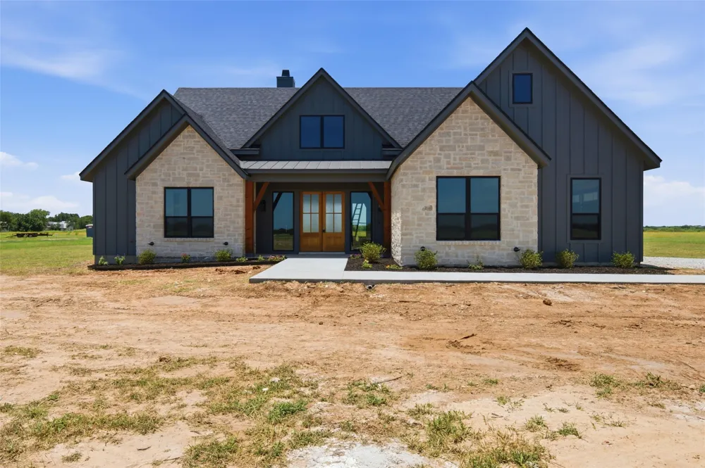 495 High Meadow Elm Mott, TX 76640