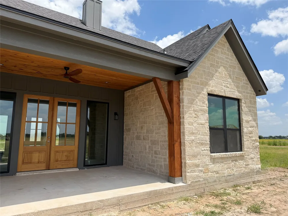 495 High Meadow Elm Mott, TX 76640