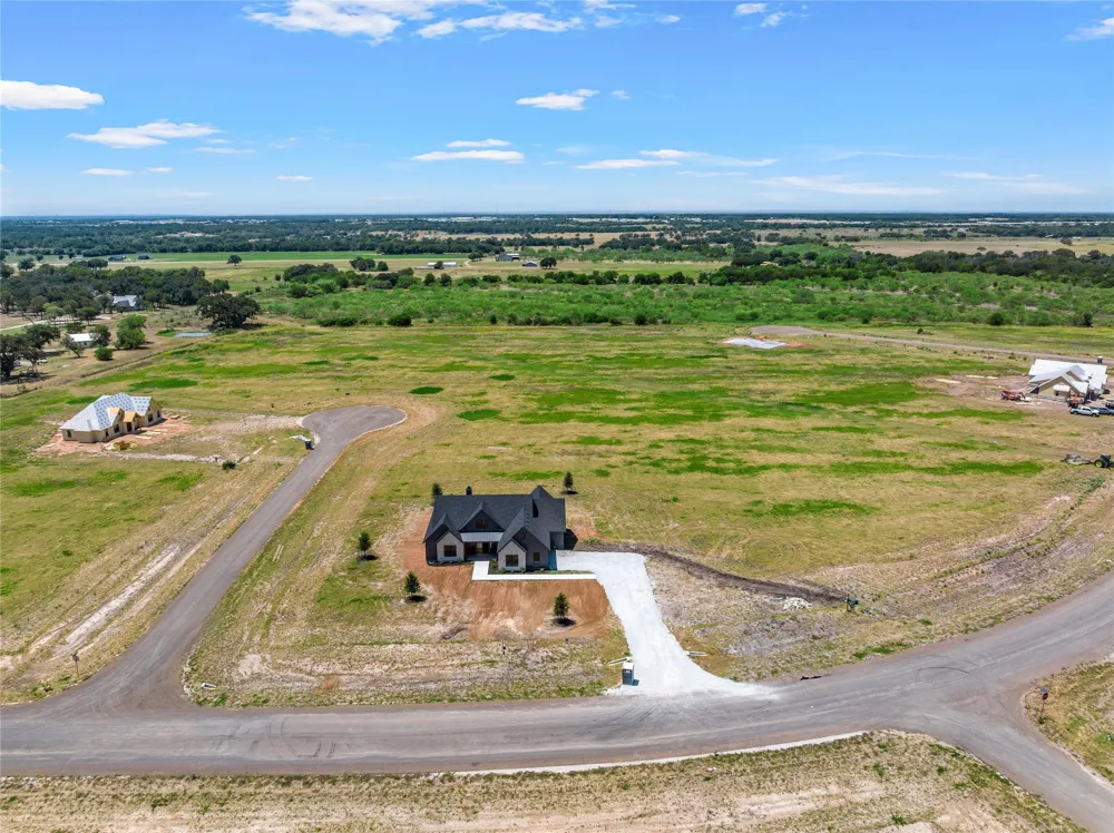 495 High Meadow Elm Mott, TX 76640