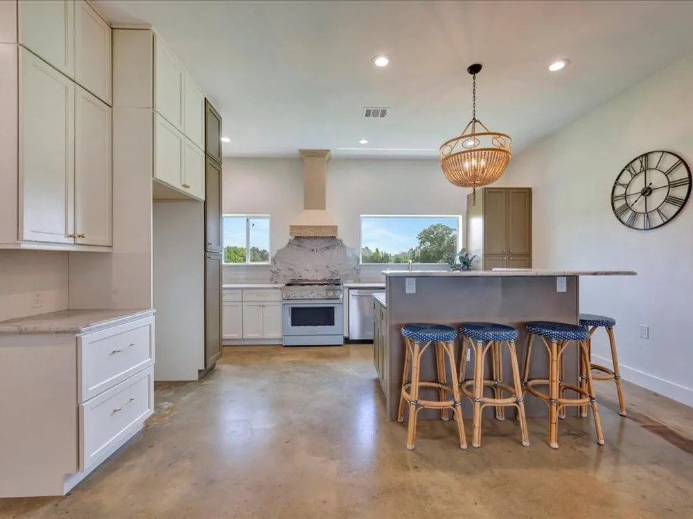 664 County Road 3355 Crockett, TX 75835