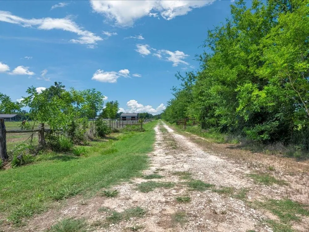 664 County Road 3355 Crockett, TX 75835