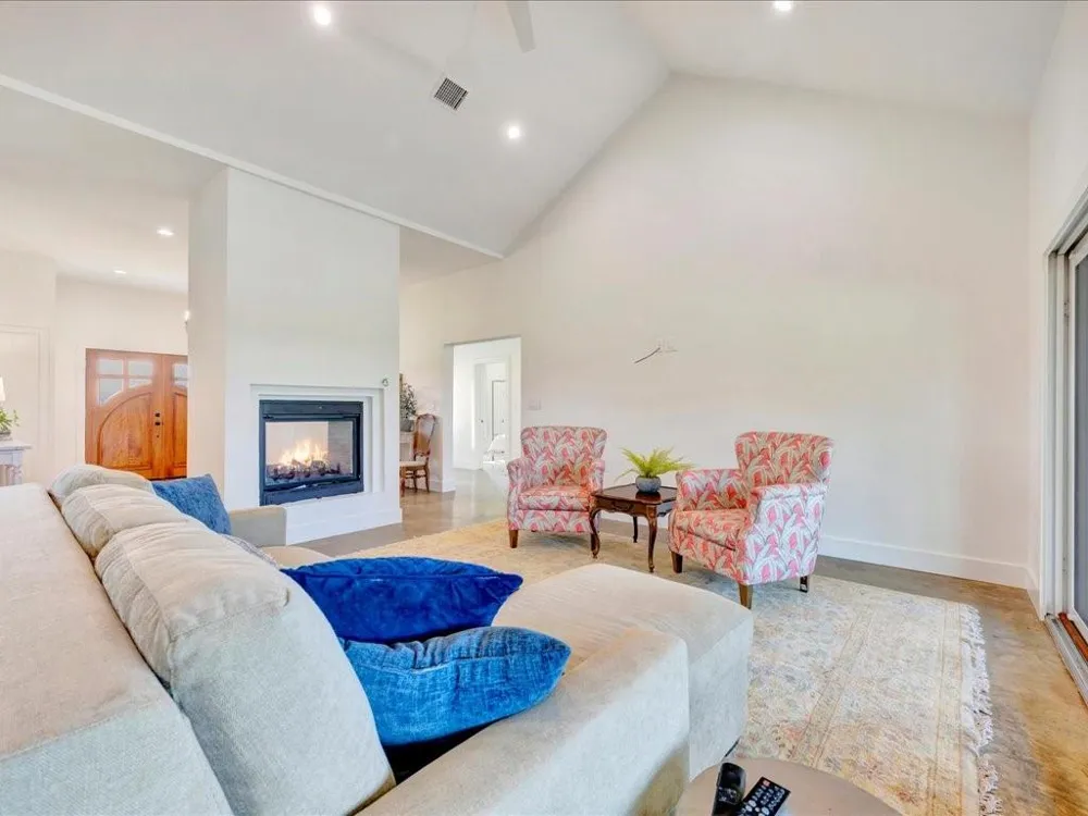664 County Road 3355 Crockett, TX 75835
