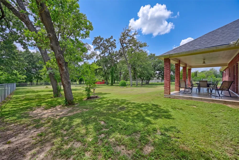 8514 County Road 313 Plantersville, TX 77363