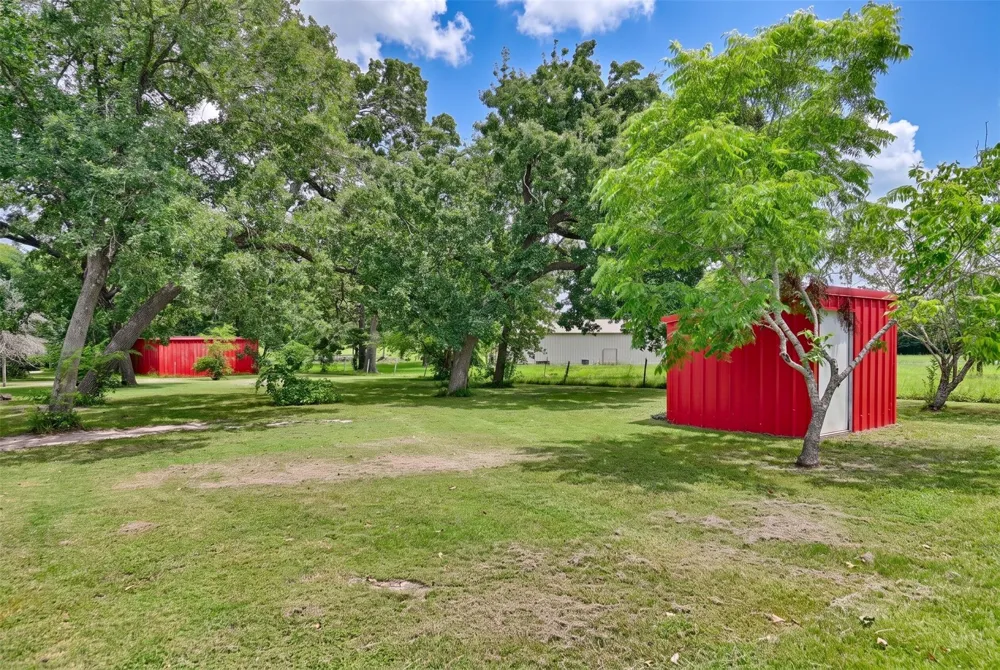 8514 County Road 313 Plantersville, TX 77363
