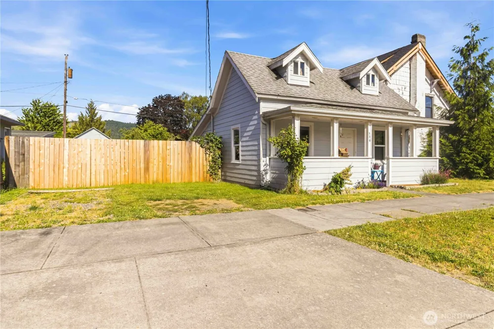 336 SW 3rd Avenue Castle Rock, WA 98611