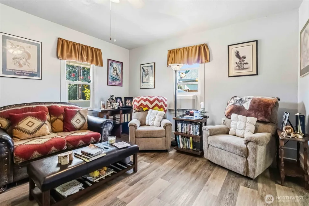 336 SW 3rd Avenue Castle Rock, WA 98611