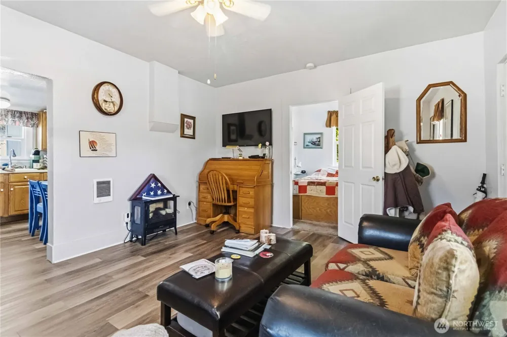 336 SW 3rd Avenue Castle Rock, WA 98611