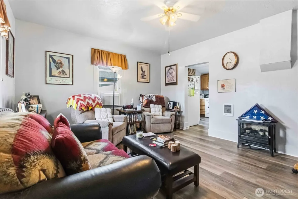 336 SW 3rd Avenue Castle Rock, WA 98611