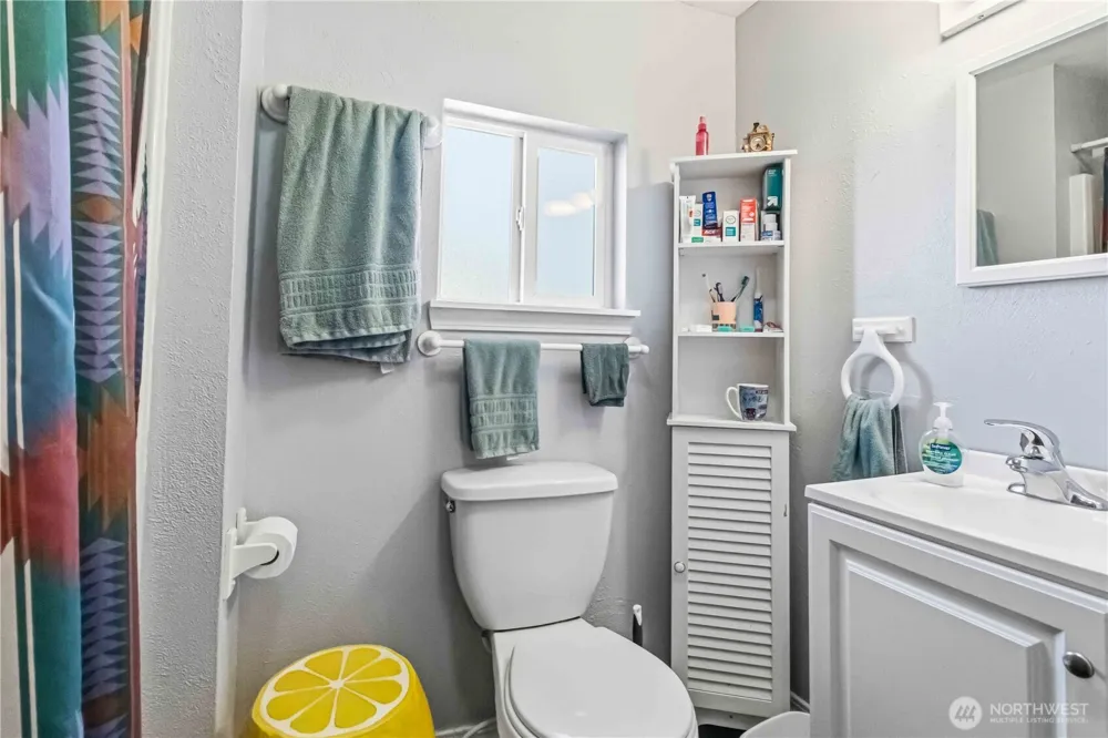 336 SW 3rd Avenue Castle Rock, WA 98611