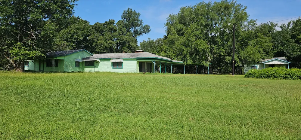 2473 VZ County Road 1806 Grand Saline, TX 75140