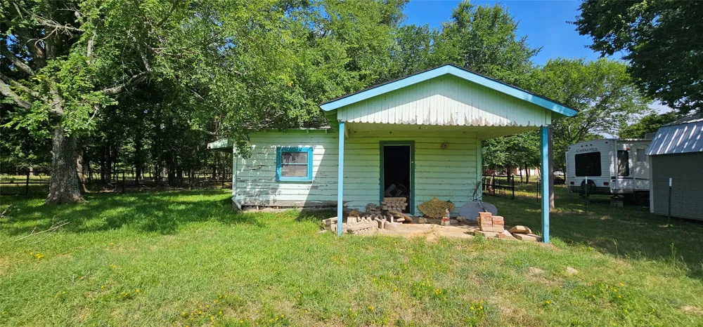 2473 VZ County Road 1806 Grand Saline, TX 75140