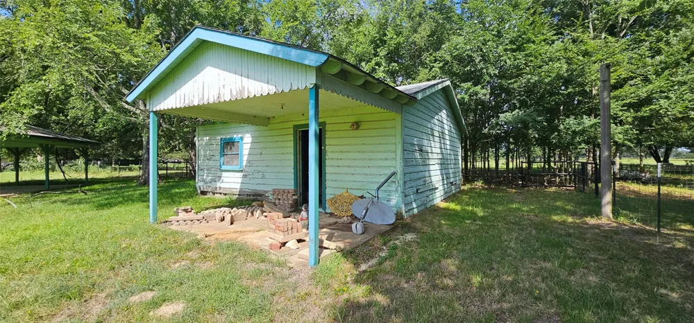 2473 VZ County Road 1806 Grand Saline, TX 75140