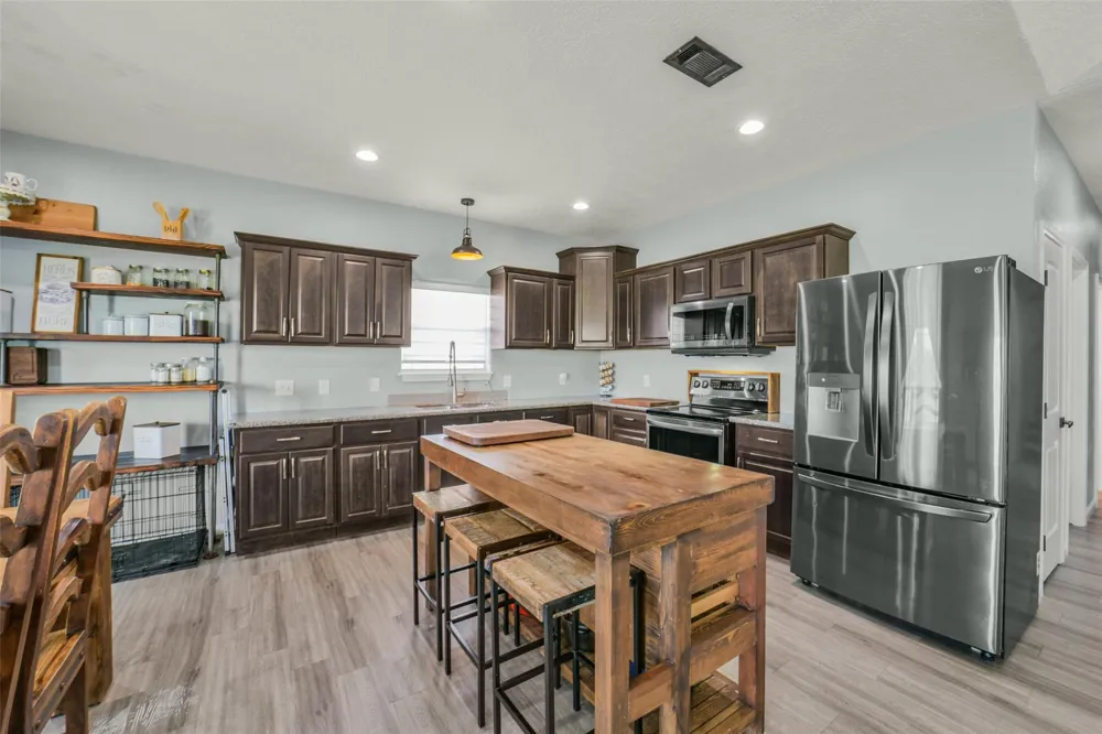 11301 S Fm 441 Road Louise, TX 77455